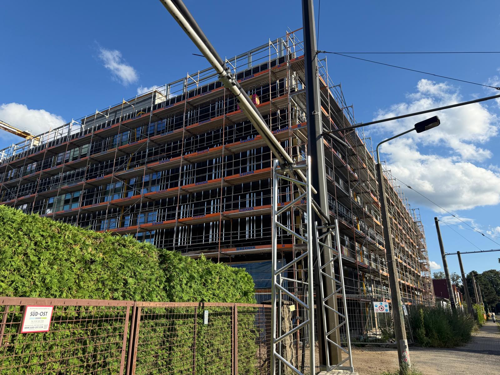 Außenansicht des neuen Schulhauses